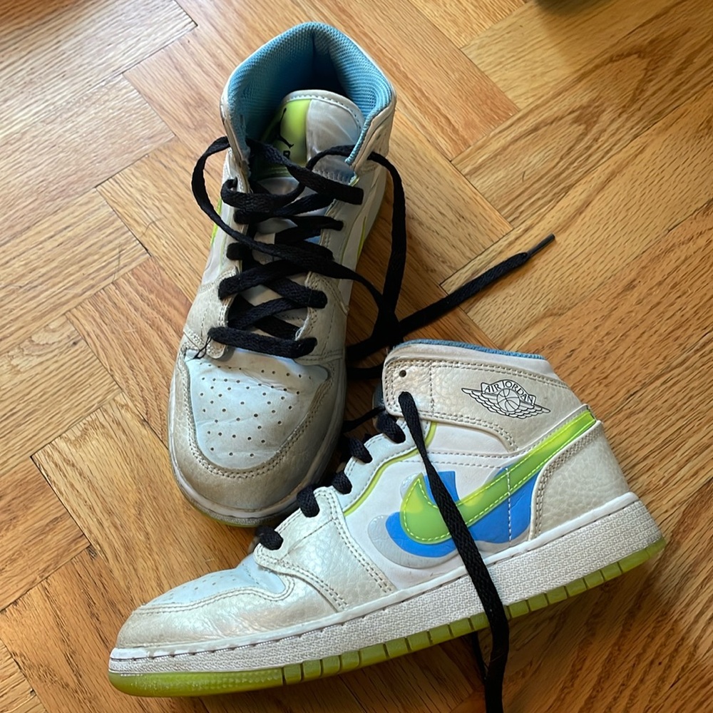 Jordan’s size 4.5 youth